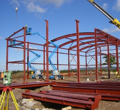 Steel frame during erection with curved steels